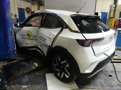 Opel/Vauxhall Mokka-e - Side Pole test 2021 - after crash