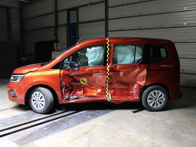 Renault Kangoo - Side Mobile Barrier test 2021 - after crash