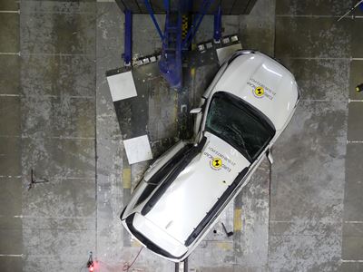 Subaru Outback - Side Pole test 2021 - after crash