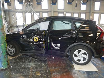Hyundai BAYON - Side Pole test 2021 - after crash