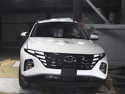 Hyundai TUCSON - Side Pole test 2021