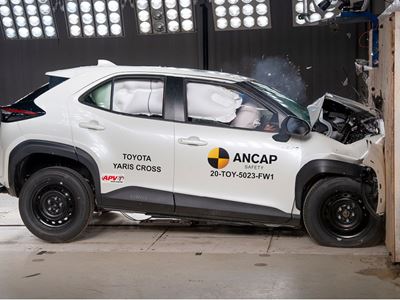 Toyota Yaris Cross - Full Width Rigid Barrier test 2021