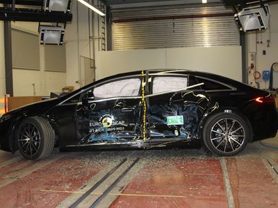 Mercedes-EQ EQS - Side Mobile Barrier test 2021 - after crash