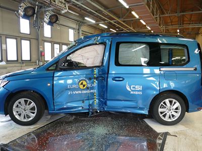 VW Caddy - Side Pole test 2021 - after crash