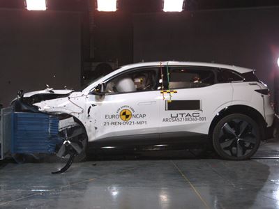 Renault Megane E-Tech - Mobile Progressive Deformable Barrier test 2022