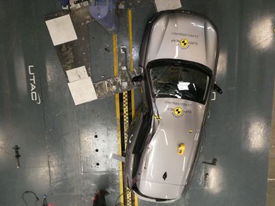 Peugeot 308 PHEV - Side Pole test 2022 - after crash