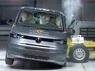 VW Multivan - Side Mobile Barrier test 2022