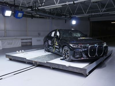 BMW i4 - Side Pole test 2022 - after crash