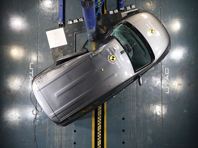 Mercedes-Benz T-Class - Side Pole test 2022 - after crash