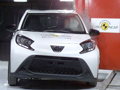 Toyota Aygo X - Side Pole test 2022