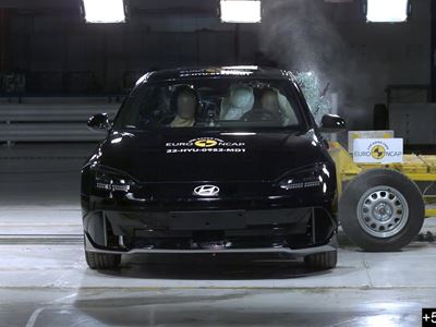 Hyundai IONIQ 6 - Side Mobile Barrier test 2022