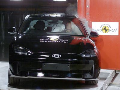 Hyundai IONIQ 6 - Side Pole test 2022