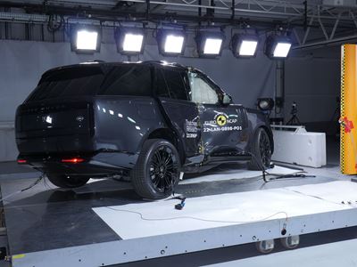 Range Rover - Side Pole test 2022 - after crash