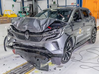 Renault Austral - Full Width Rigid Barrier test 2022 - after crash