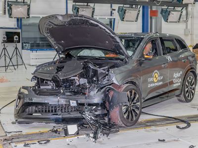 Renault Austral - Mobile Progressive Deformable Barrier test 2022 - after crash