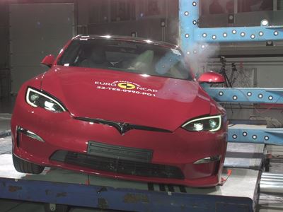 Tesla Model S - Side Pole test 2022