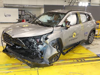 Toyota Corolla Cross - Mobile Progressive Deformable Barrier test 2022 - after crash