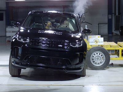 Land Rover Discovery Sport - Side Mobile Barrier test 2022