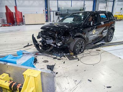 Land Rover Discovery Sport - Mobile Progressive Deformable Barrier test 2022 - after crash