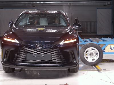Lexus RX - Side Mobile Barrier test 2022
