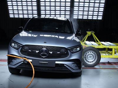 Mercedes-Benz GLC - Side Mobile Barrier test 2022