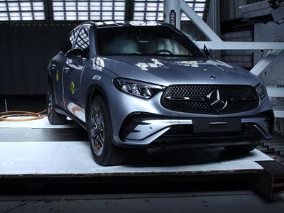 Mercedes-Benz GLC - Side Pole test 2022