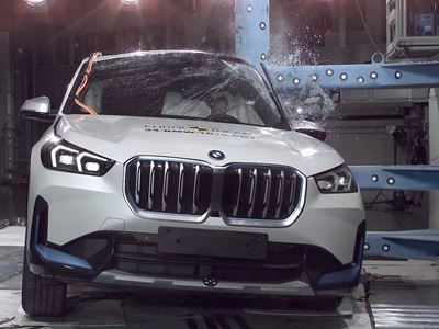 BMW iX1 - Side Pole test 2022
