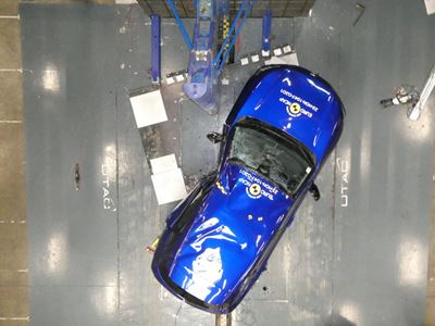 Honda ZR-V - Side Pole test 2023 - after crash