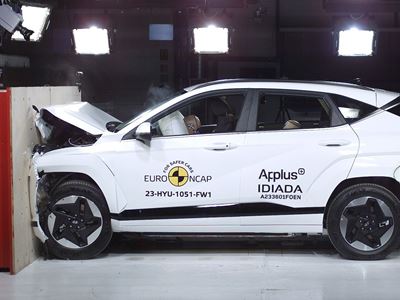 Hyundai KONA - Full Width Rigid Barrier test 2023