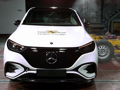 Mercedes-EQ EQE SUV - Side Mobile Barrier test 2023