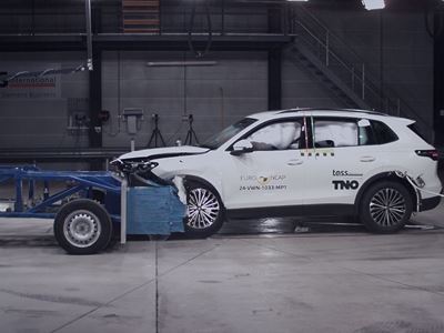 VW Tiguan - Mobile Progressive Deformable Barrier test 2024