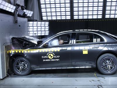 Mercedes-Benz E-Class - Full Width Rigid Barrier test 2024