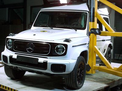 Mercedes-Benz G-Class EQ - Pole crash test 2019