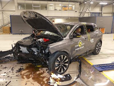 Renault Austral HEV - Mobile Progressive Deformable Barrier test 2022 - after crash