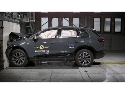 Audi Q6 e-tron - Full Width Rigid Barrier test 2024