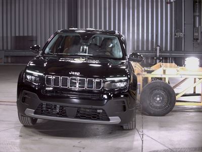 Jeep Avenger - Side Mobile Barrier test 2024