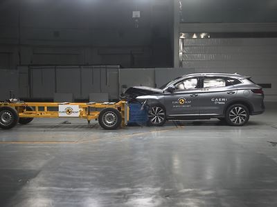 BYD SEAL-U PHEV - Mobile Progressive Deformable Barrier test 2023