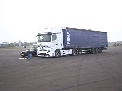 Mercedes-Benz Actros L (2024 MY) Commercial Truck Safety Tests 2024