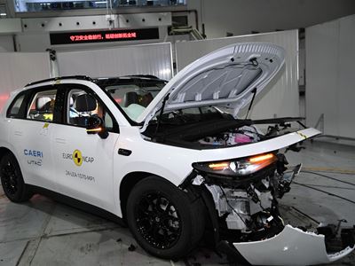 Leapmotor C10 Mobile Progressive Deformable Barrier test 2024 after crash