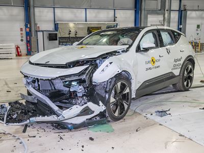 Polestar 3 Mobile Progressive Deformable Barrier test 2025 after crash