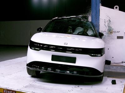 ZEEKR 7X Side Pole test 2025