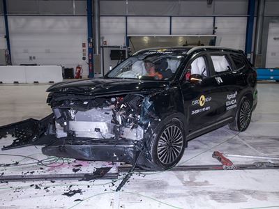 EBRO s800 Mobile Progressive Deformable Barrier test 2025 after crash