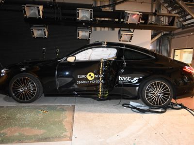 Mercedes Benz CLE Coup Side Pole test 2025 after crash