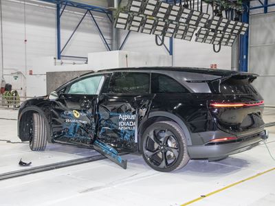 Lucid Gravity Side Mobile Barrier test 2025 after crash