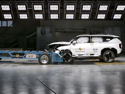 Kia EV5 Mobile Progressive Deformable Barrier test 2025