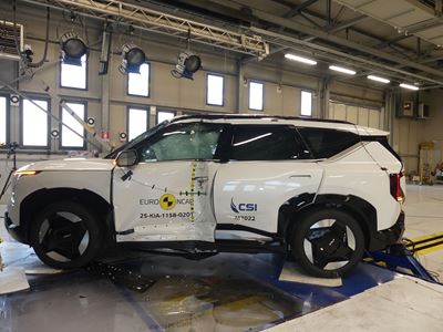 Kia EV5 Side Pole test 2025 after crash