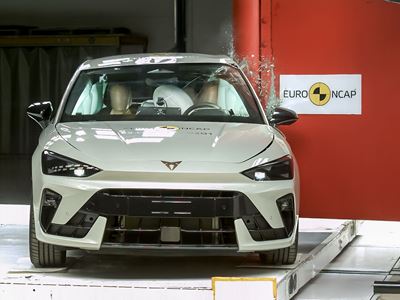 CUPRA Leon Side Pole test 2025