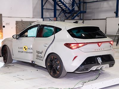 CUPRA Leon Side Pole test 2025 after crash