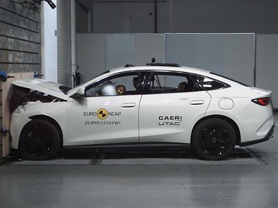 BYD SEAL 6 Full Width Rigid Barrier test 2025