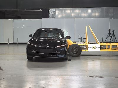 BYD SEAL 6 Side Mobile Barrier test 2025